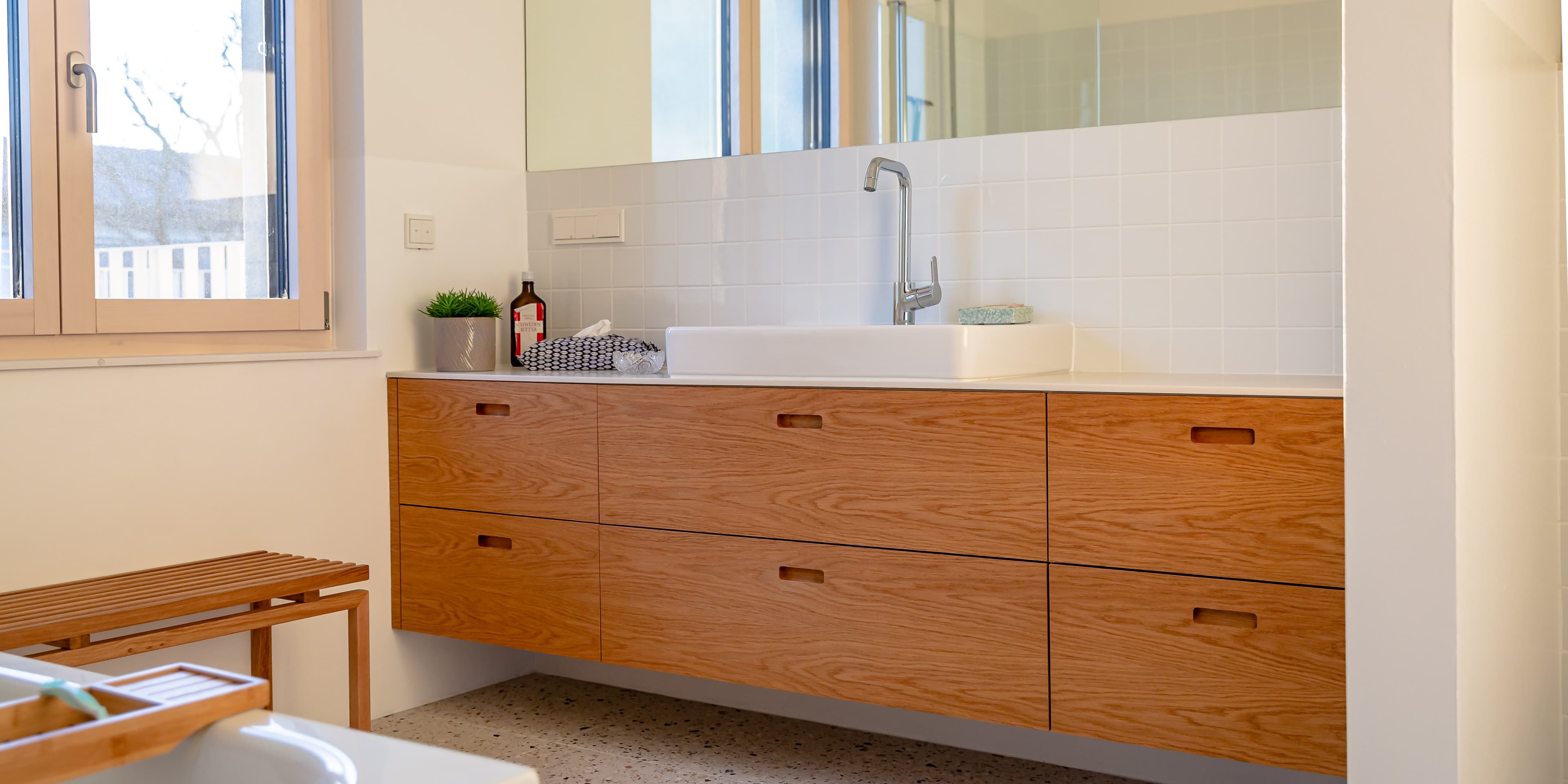 Waschtisch mit Integrierten Griffen